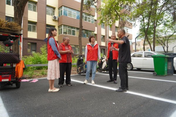 通弘网  法报小厨|这个街道30余名退役军人挑担治安保卫员